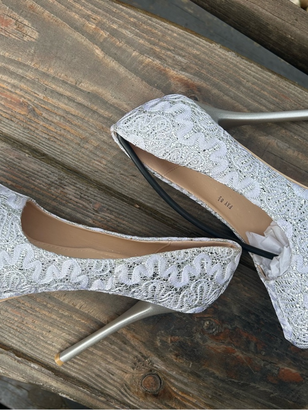 Elegant White Lace High Heel Pumps
